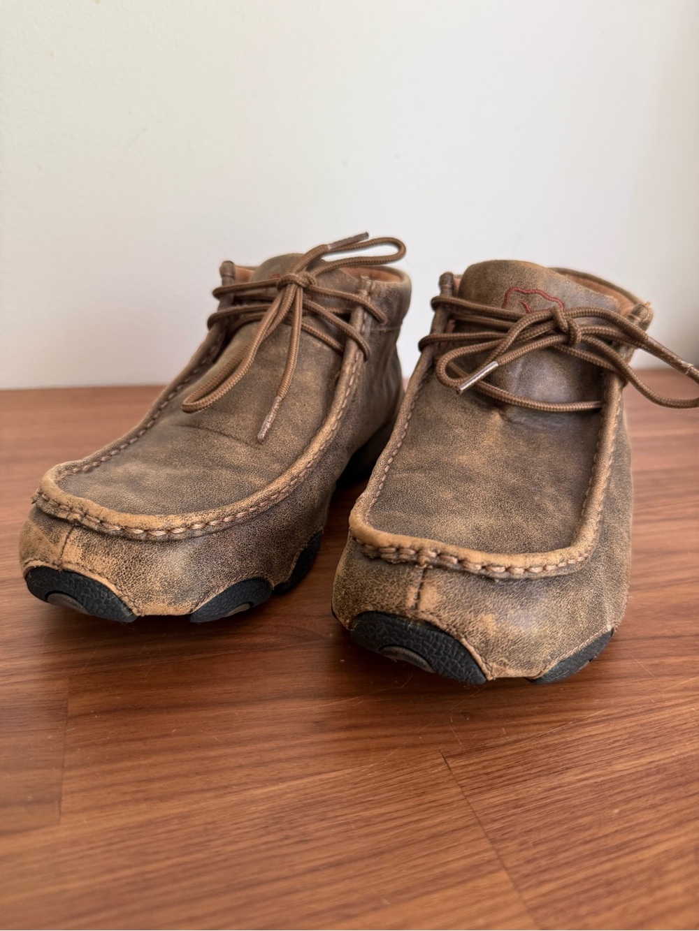 Twisted X Chukka Driving Leather Moccasin in Distressed Saddle Brown, sz 7.5 - Picture 4 of 15